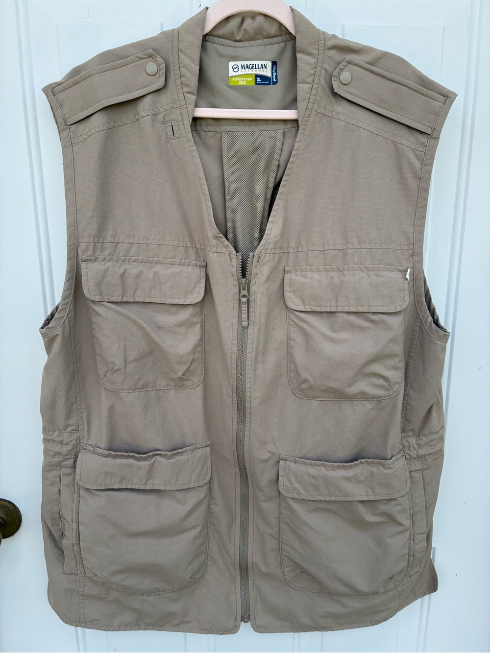 Magellan Outdoors Gear MagRepel Men's Tan Field Utility Vest Adventure Gear